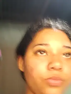 Snapshot of Violethroos chatting on 29, 10, 2025 Violethroos online show from 29, 10, 2025