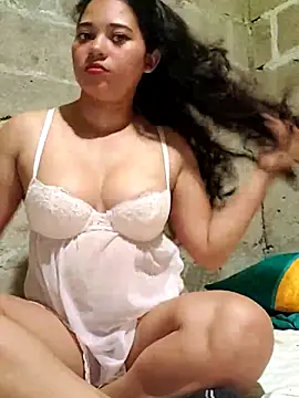 Snapshot of Violethroos chatting on 23, 11, 2025 Violethroos online show from 23, 11, 2025