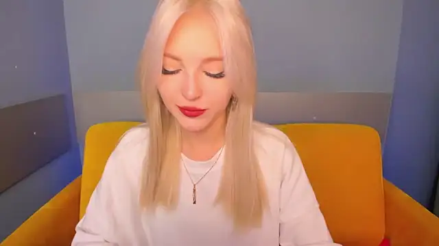 Snapshot of LisaFoxyMe chatting on 25, 10, 2025 LisaFoxyMe online show from 25, 10, 2025