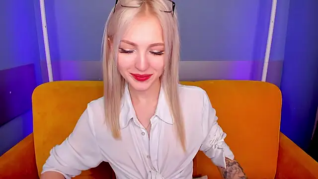 Snapshot of LisaFoxyMe chatting on 27, 11, 2025 LisaFoxyMe online show from 27, 11, 2025