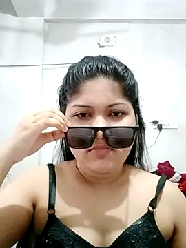 Snapshot of Nusrat-N chatting on 17, 9, 2025 Nusrat-N online show from 17, 9, 2025