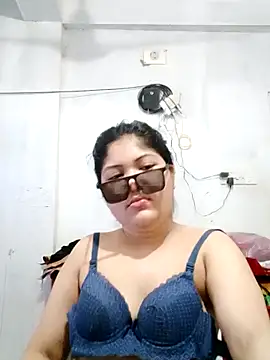 Snapshot of Nusrat-N chatting on 30, 9, 2025 Nusrat-N online show from 30, 9, 2025