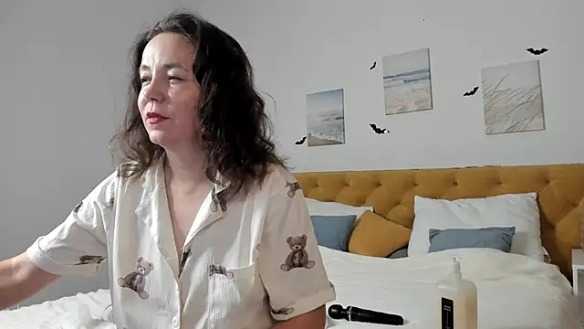 Snapshot of Kira_Adler chatting on 28, 10, 2025 Kira Adler online show from 28, 10, 2025