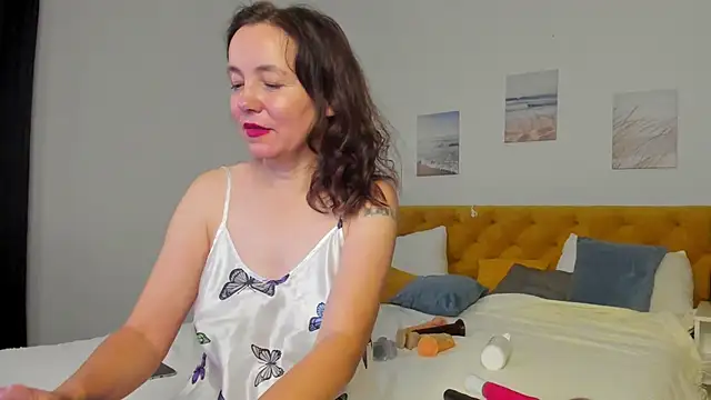 Snapshot of Kira_Adler chatting on 12, 11, 2025 Kira Adler online show from 12, 11, 2025