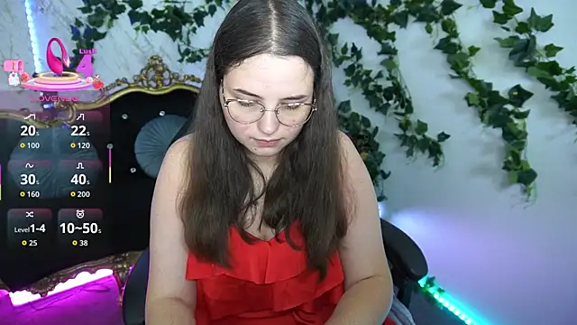 Snapshot of SophieDreamss chatting on 7, 10, 2025 SophieDreamss online show from 7, 10, 2025