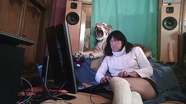 Snapshot of SissiDomination chatting on 8, 9, 2025 SissiDomination online show from 8, 9, 2025