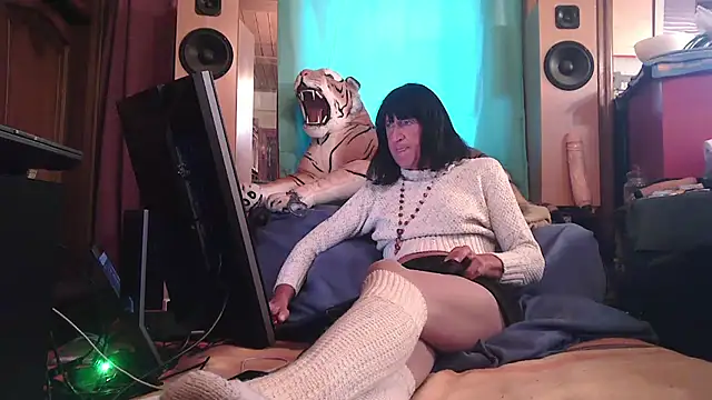 Snapshot of SissiDomination chatting on 11, 9, 2025 SissiDomination online show from 11, 9, 2025