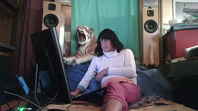 Snapshot of SissiDomination chatting on 13, 9, 2025 SissiDomination online show from 13, 9, 2025