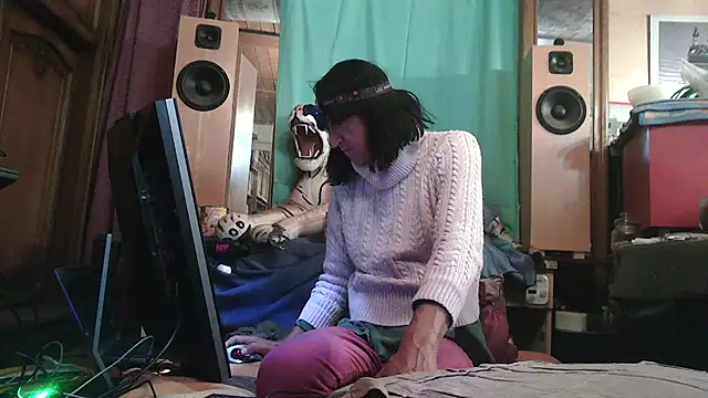 Snapshot of SissiDomination chatting on 16, 9, 2025 SissiDomination online show from 16, 9, 2025