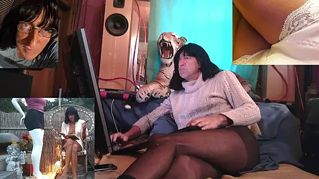 Snapshot of SissiDomination chatting on 15, 11, 2025 SissiDomination online show from 15, 11, 2025