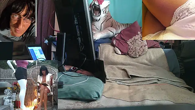 Snapshot of SissiDomination chatting on 9, 1, 2026 SissiDomination online show from 9, 1, 2026