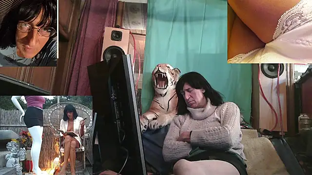 Snapshot of SissiDomination chatting on 4, 2, 2026 SissiDomination online show from 4, 2, 2026