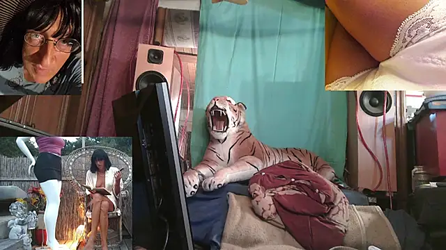 Snapshot of SissiDomination chatting on 16, 2, 2026 SissiDomination online show from 16, 2, 2026