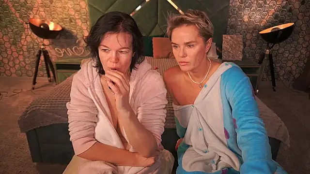 PleasureWeCouple online show from 18, 11, 2025