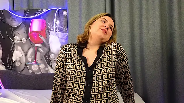 ElizabethDixon online show from 25, 9, 2025