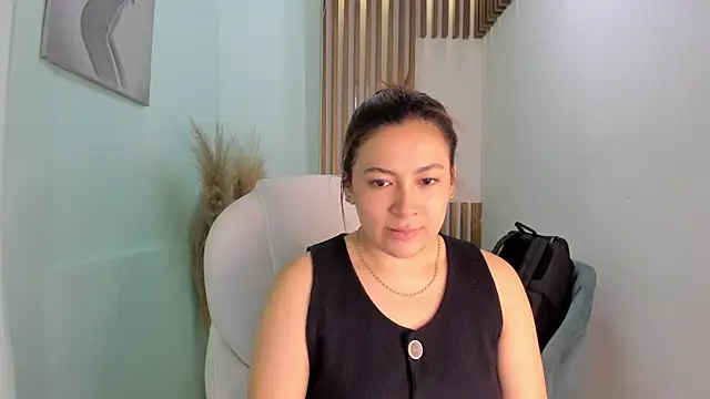 Snapshot of MacarenaRosse chatting on 11, 9, 2025 MacarenaRosse online show from 11, 9, 2025