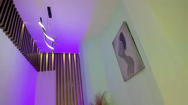 Snapshot of MacarenaRosse chatting on 7, 10, 2025 MacarenaRosse online show from 7, 10, 2025