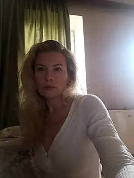 Snapshot of Julia_Giulia chatting on 1, 10, 2025 Julia Giulia online show from 1, 10, 2025