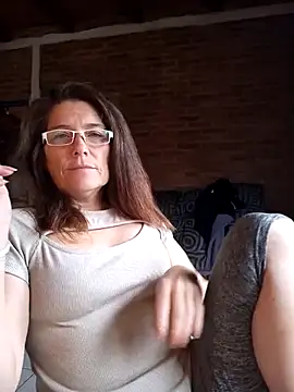 Snapshot of Merida2276 chatting on 17, 10, 2025 Merida2276 online show from 17, 10, 2025