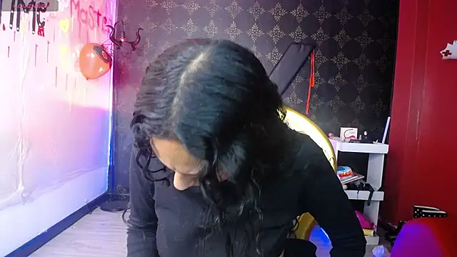 Sweettpleasure online show from 4, 10, 2025