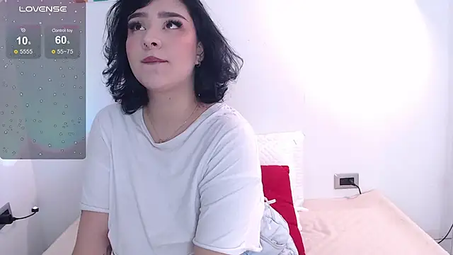 Snapshot of Annie_Villaa chatting on 19, 9, 2025 Annie Villaa online show from 19, 9, 2025