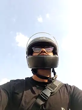 Snapshot of YoursThickDick chatting on 4, 10, 2025 YoursThickDick online show from 4, 10, 2025