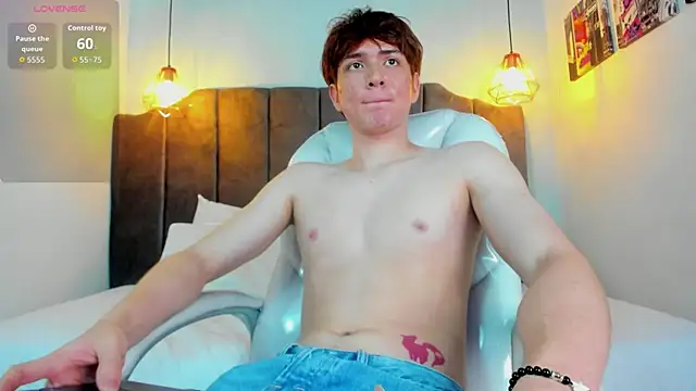 Snapshot of Oscar_and_dani chatting on 13, 9, 2025 Oscar and dani online show from 13, 9, 2025