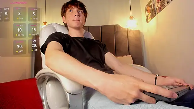 Snapshot of Oscar_and_dani chatting on 4, 10, 2025 Oscar and dani online show from 4, 10, 2025