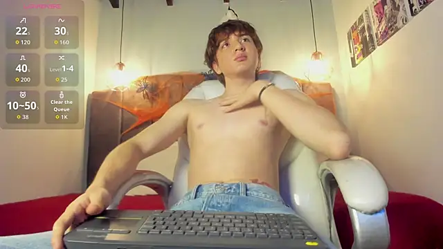 Snapshot of Oscar_and_dani chatting on 18, 10, 2025 Oscar and dani online show from 18, 10, 2025