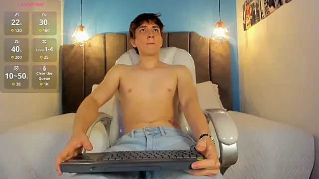 Snapshot of Oscar_and_dani chatting on 2, 11, 2025 Oscar and dani online show from 2, 11, 2025