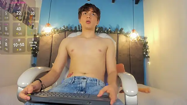 Snapshot of Oscar_and_dani chatting on 5, 12, 2025 Oscar and dani online show from 5, 12, 2025