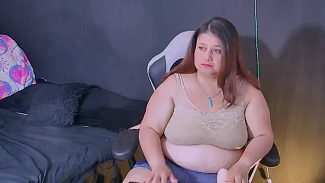 Snapshot of Lizz_Milf chatting on 19, 9, 2025 Lizz Milf online show from 19, 9, 2025