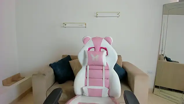 april smiith online show from 8, 1, 2026