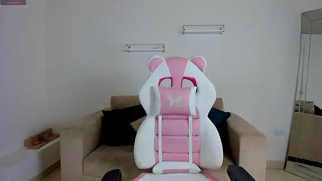 april smiith online show from 25, 2, 2026