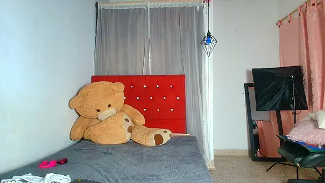 Snapshot of naomi_campbel_ chatting on 23, 9, 2025 naomi campbel online show from 23, 9, 2025