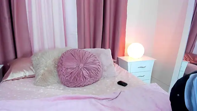 Snapshot of Honeymoon_sariel chatting on 26, 10, 2025 Honeymoon sariel online show from 26, 10, 2025