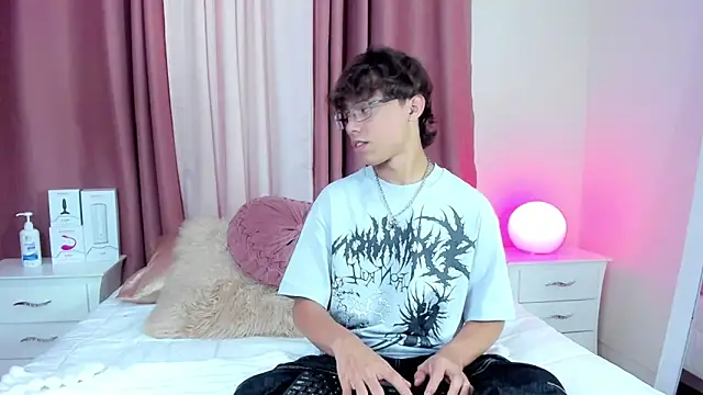 Snapshot of Honeymoon_sariel chatting on 30, 11, 2025 Honeymoon sariel online show from 30, 11, 2025