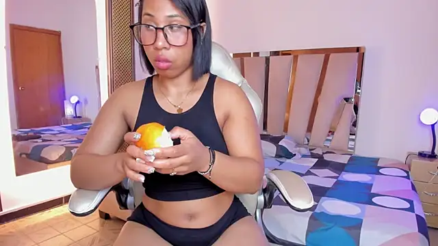 Elowen Clark online show from 21, 12, 2025