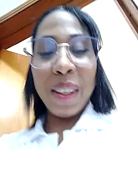 Elowen Clark online show from 5, 4, 2026