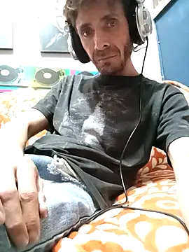 Snapshot of githot chatting on 4, 12, 2025 githot online show from 4, 12, 2025