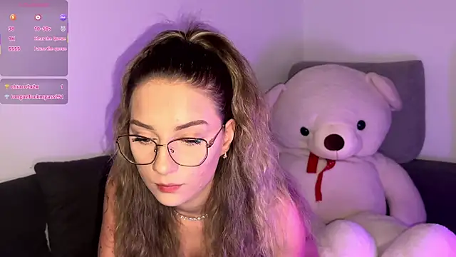 Snapshot of ScarlettSmithX chatting on 17, 11, 2025 ScarlettSmithX online show from 17, 11, 2025