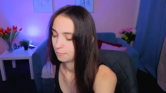 Snapshot of EllaSteele chatting on 5, 10, 2025 EllaSteele online show from 5, 10, 2025