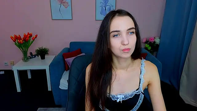 Snapshot of EllaSteele chatting on 9, 10, 2025 EllaSteele online show from 9, 10, 2025