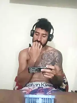 Snapshot of Alexsexygamer chatting on 17, 12, 2025 Alexsexygamer online show from 17, 12, 2025