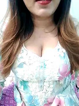 Snapshot of Suhana_Darling chatting on 13, 10, 2025 Suhana Darling online show from 13, 10, 2025