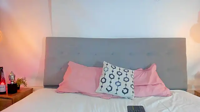 Snapshot of Luna_Claire chatting on 3, 10, 2025 Luna Claire online show from 3, 10, 2025