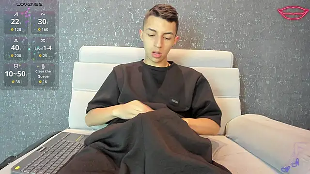 Snapshot of NickandAbby_ chatting on 14, 10, 2025 NickandAbby online show from 14, 10, 2025