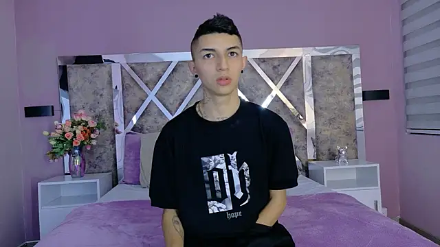 Snapshot of NickandAbby_ chatting on 27, 10, 2025 NickandAbby online show from 27, 10, 2025