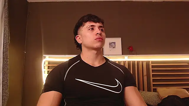 Snapshot of PaulEvens chatting on 26, 9, 2025 PaulEvens online show from 26, 9, 2025