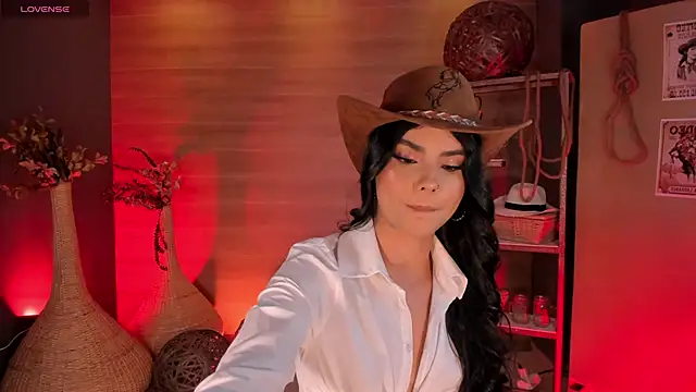 Snapshot of MiaLaurence chatting on 20, 10, 2025 MiaLaurence online show from 20, 10, 2025